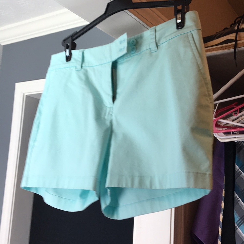 Vineyard vine shorts size 10